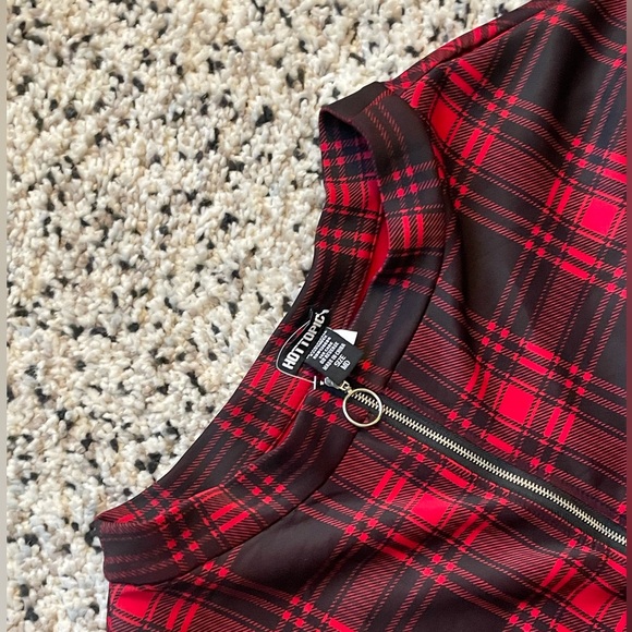 Hot Topic Red Plaid O-Ring Skirt size MD - Picture 2 of 3